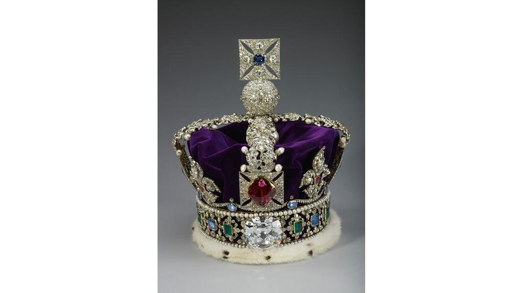 The Black Prince’s Ruby sits front and center in the Imperial State Crown of England. (Image courtesy of The Royal Collection Trust) 20211027_The Black Prince's Ruby.jpg